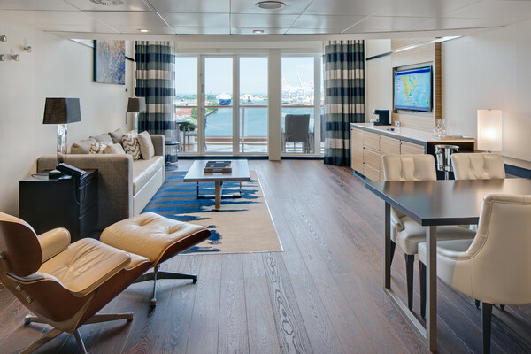 RCI Anthem of the Seas Grand Loft Suite 0.jpg